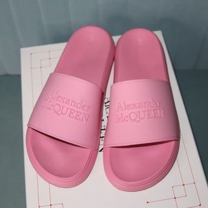 ALEXANDER MCQUEEN
Rubber Slides